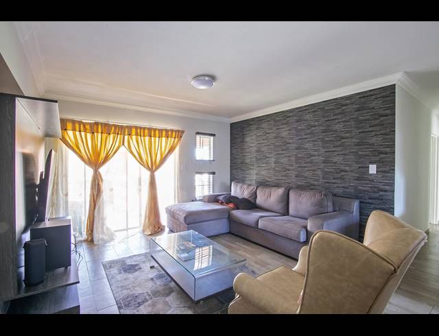 3 BEDROOM APARTMENT FOR SALE IN LASER PARK